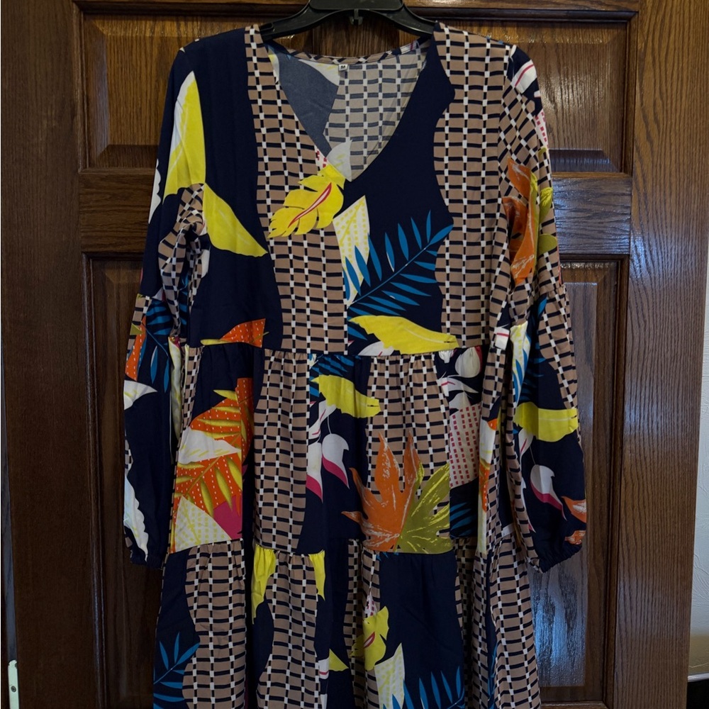 Amazon Essentials Long Sleeve Dress with Geometric and Leaf Print